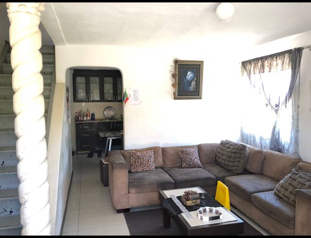 3 BEDROOM DETACHED RENTED IN NEWLANDS EAST